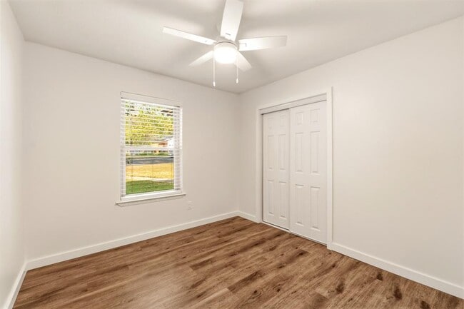 Building Photo - 2507 Biggs Dr