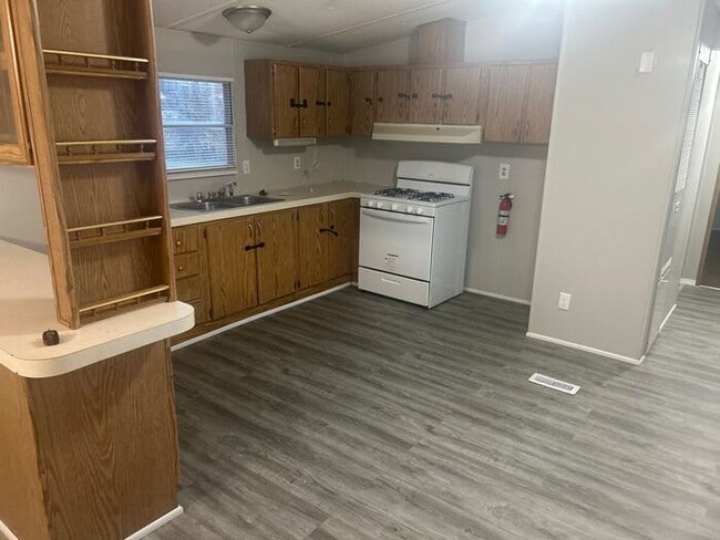 Building Photo - Newly Remobile Home For sale