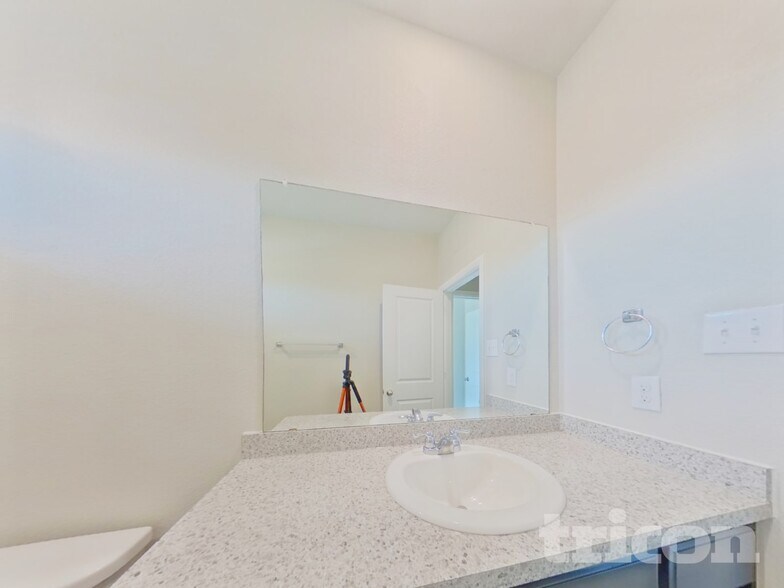 Building Photo - 532 Houndstooth Dr