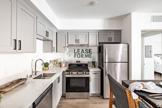 Building Photo - 14526 Kittridge St