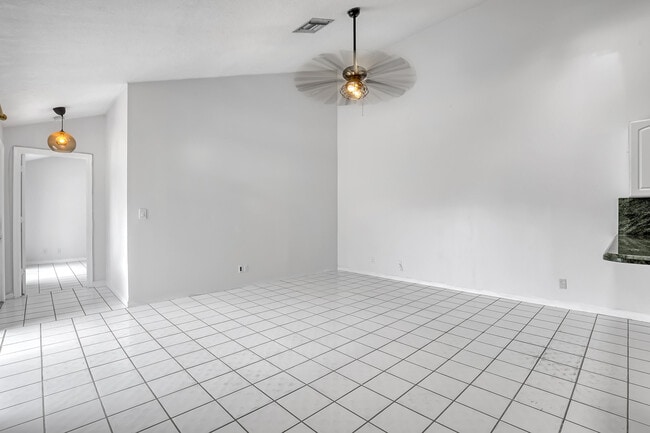 Building Photo - 1279 Periwinkle Pl