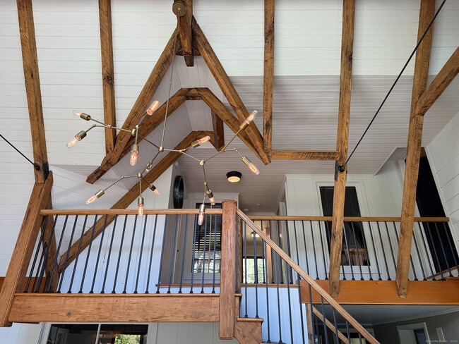 Building Photo - 21 Echo Dr