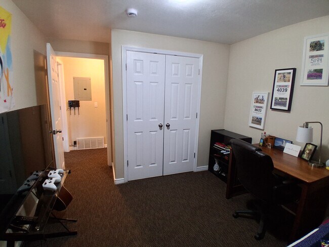 Building Photo - 509 Belmont Pl