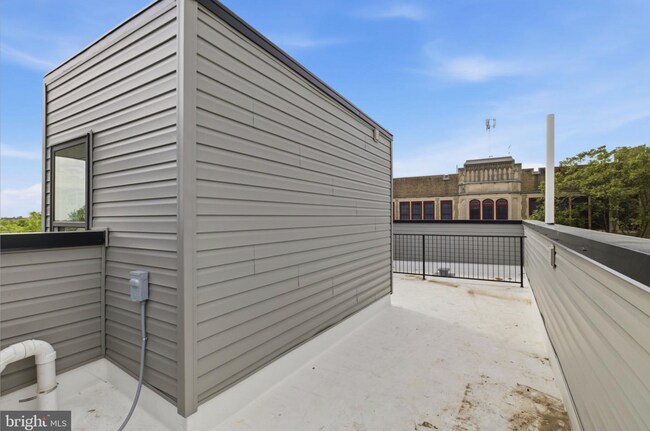 Building Photo - 4021 Brown St