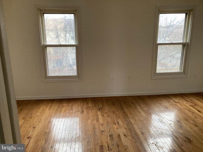 Building Photo - 14193 Royal Oak Ln