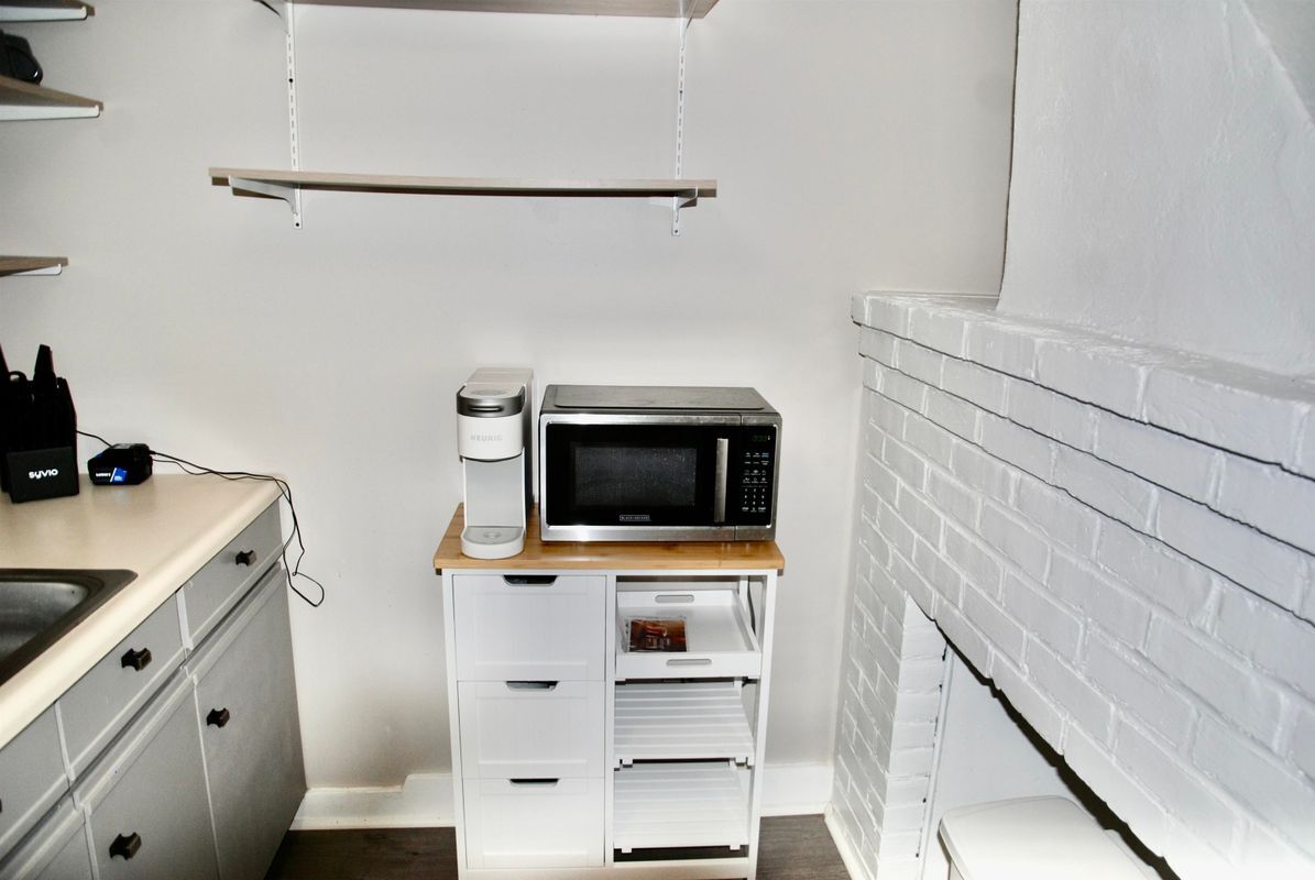 Building Photo - 285 East Side