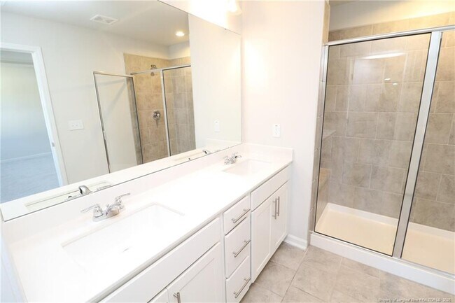 Building Photo - 5711 Woodlawn Dr