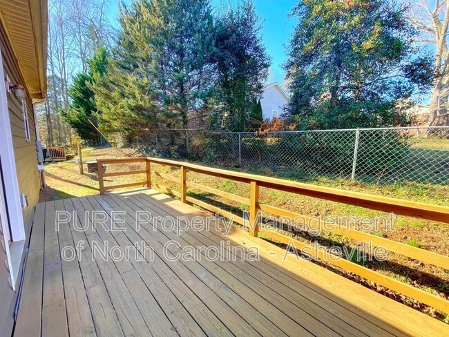 Building Photo - 36 Delaware Ave