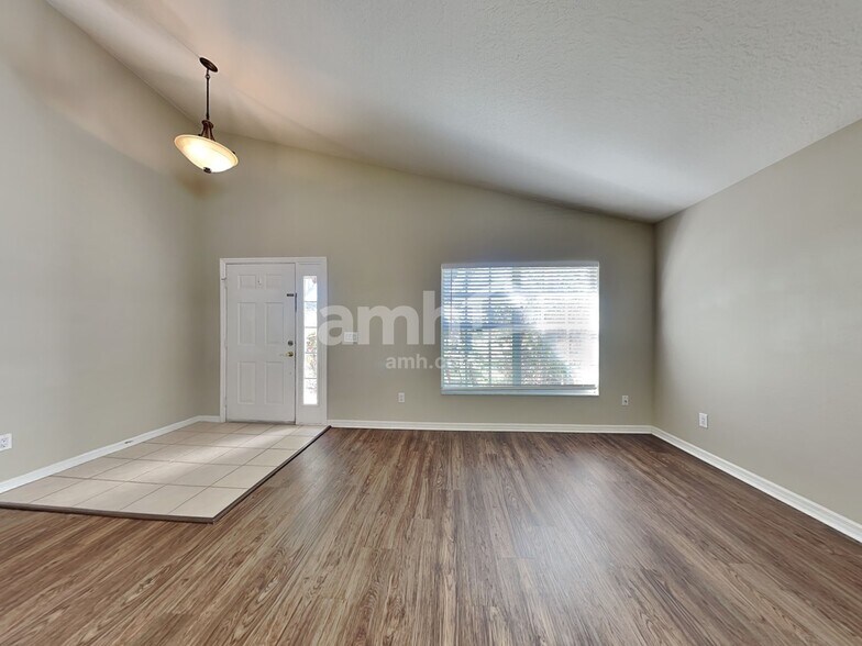Building Photo - 15104 Shaw Rd