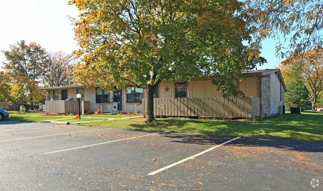 Primary Photo - Hampshire II Apartments