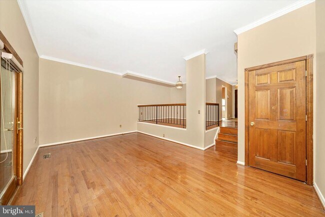 Building Photo - 310 Harry S Truman Dr