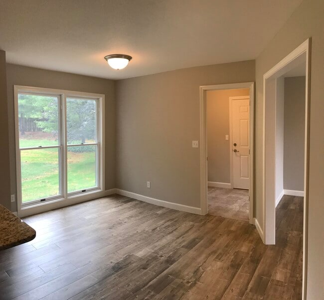 Building Photo - 4518 E Bridgewood Dr