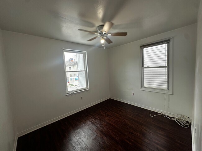 Building Photo - 1813 N Gratz St