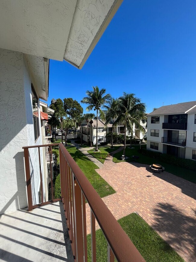 Building Photo - TWO BEDROOM TWO BATHROOM !! WATERFRONT COMMUNITY