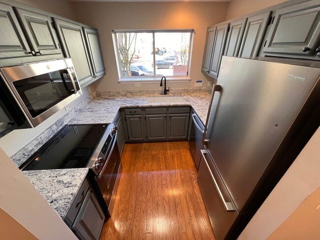 Building Photo - 17450 Tuscany Ln