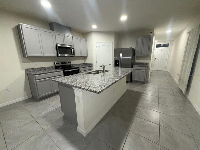 Building Photo - 1329 Derry Ave