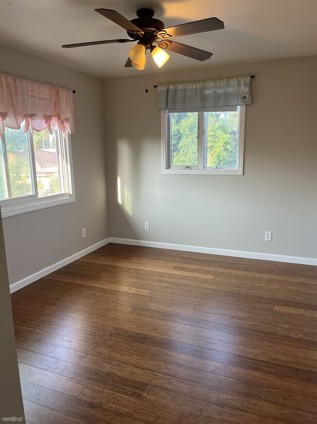 Building Photo - 3 br, 2 bath Townhome - 5993 Short Street