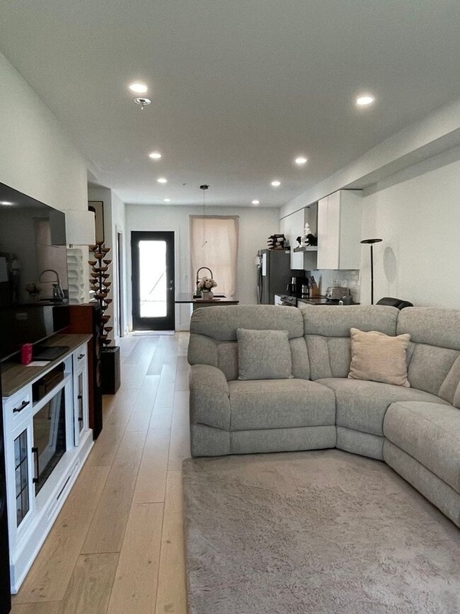 Building Photo - Charming 2BR House in Washington, DC