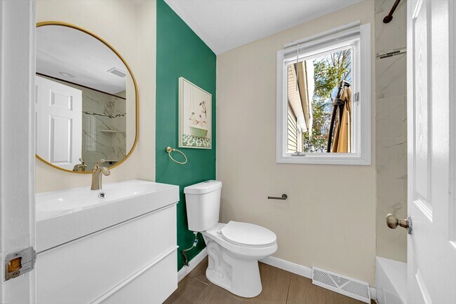 Building Photo - 2 Foxfire Dr