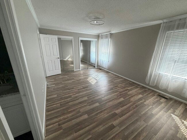 Building Photo - 634 Biltmore Dr