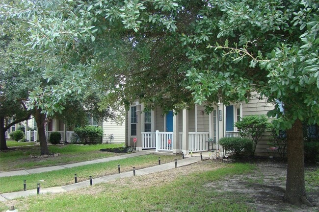 Building Photo - 23855 Pebworth Pl