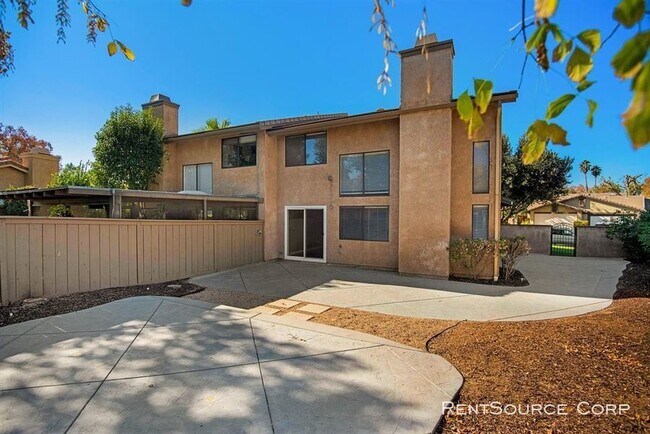 Building Photo - 3 Bedroom Sunrise Home for Lease in Valencia