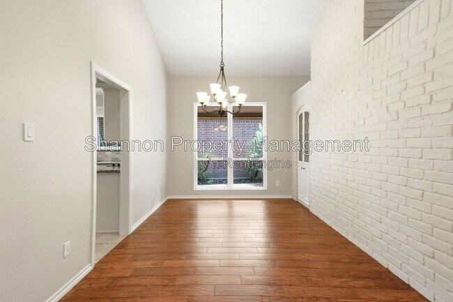 Building Photo - 7239 N Hearthstone Green Dr
