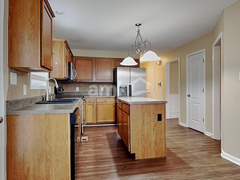 Building Photo - 5523 Golden Gate Rd