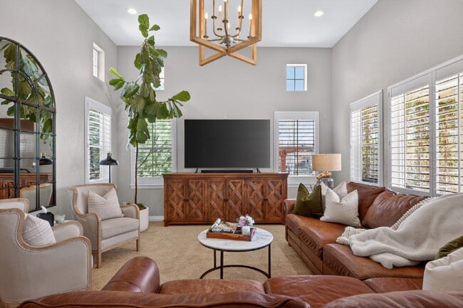 Building Photo - "Spacious 5-Bedroom Retreat on South Quantock Way - Perfectly Designed for Comfort and Style!"  A...
