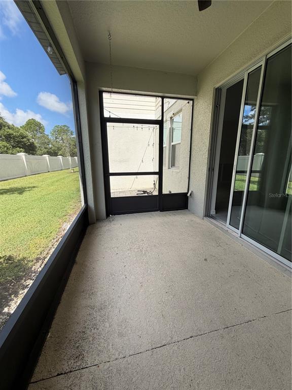 Building Photo - 15061 Willow Arbor Cir