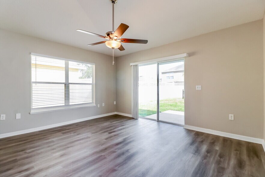 Building Photo - 1305 Alhambra Crest Dr