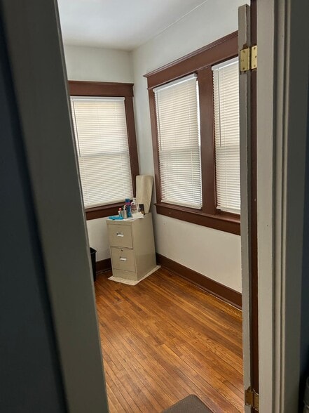 Building Photo - 4317 River Rd NW