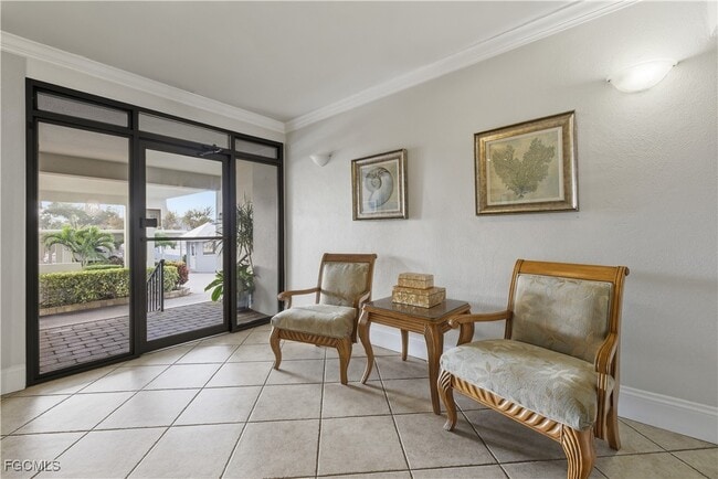 Building Photo - 1925 Clifford St