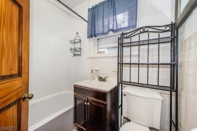 Building Photo - 16 Willet St