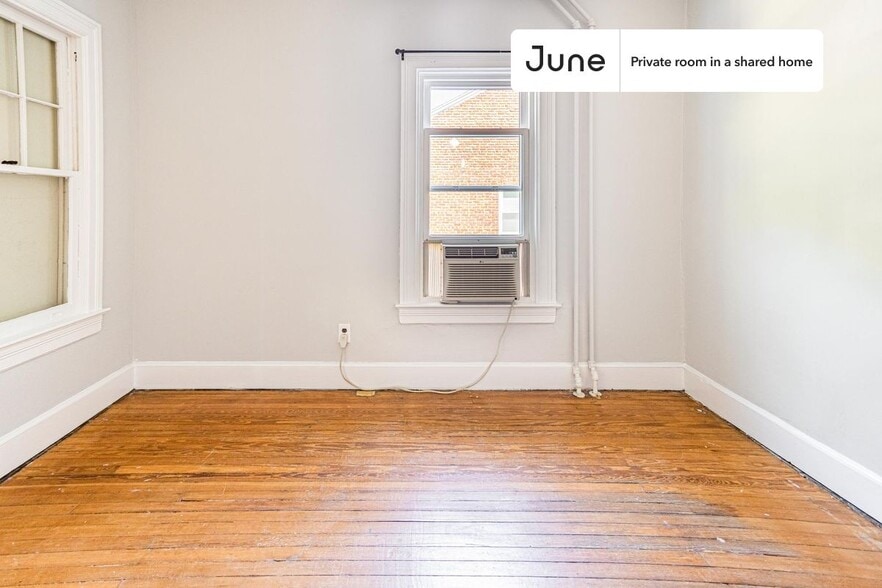 Building Photo - Room in Shared 6 bed/3 bath home