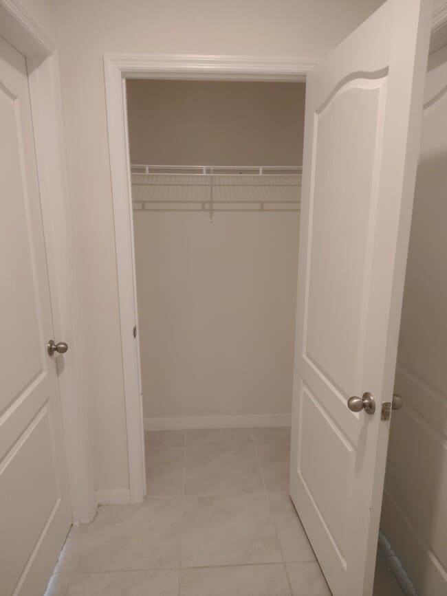 Building Photo - 775 Chinoy Rd