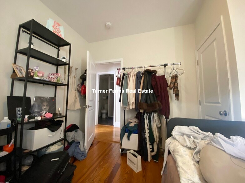 Building Photo - 14 Parker Hill Ave