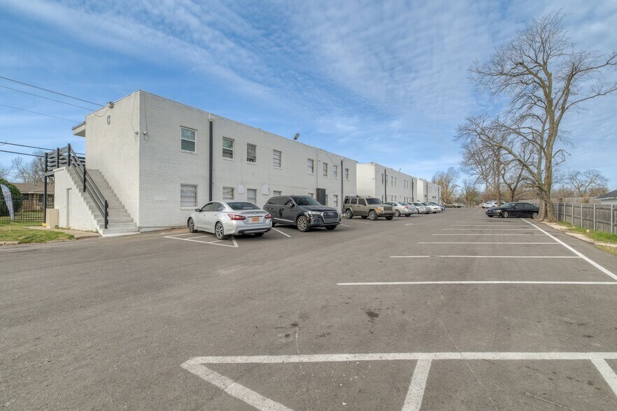 Building Photo - 4701 NW 16th St