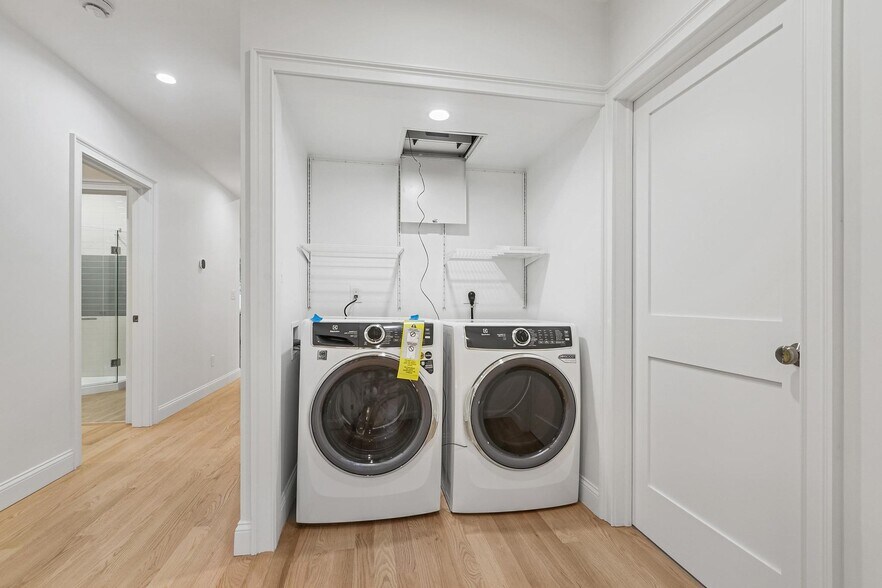 Building Photo - 14 Newell Rd