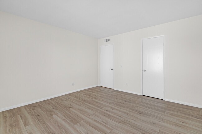 Building Photo - 1422 Rock Glen Ave
