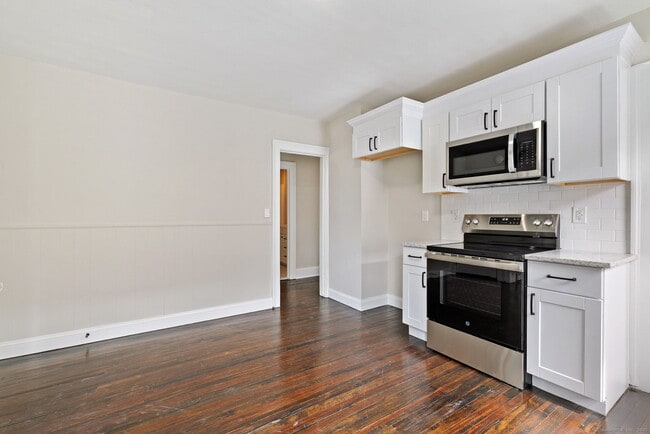 Building Photo - 279 Linwood St