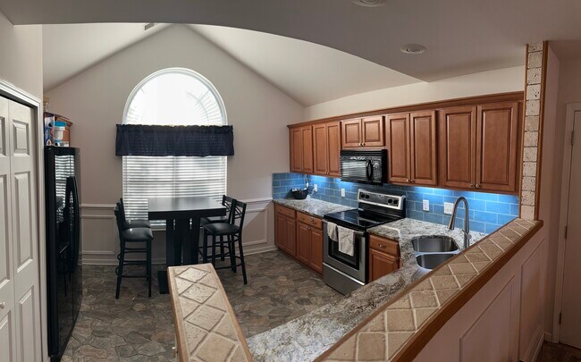 Building Photo - 250 Opus Ct