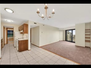 Building Photo - Spacious 2 Bedroom Condo
