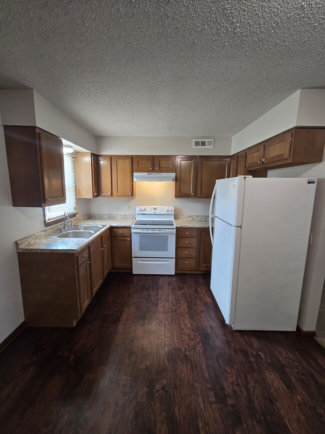 Building Photo - 509 Charleston Ave