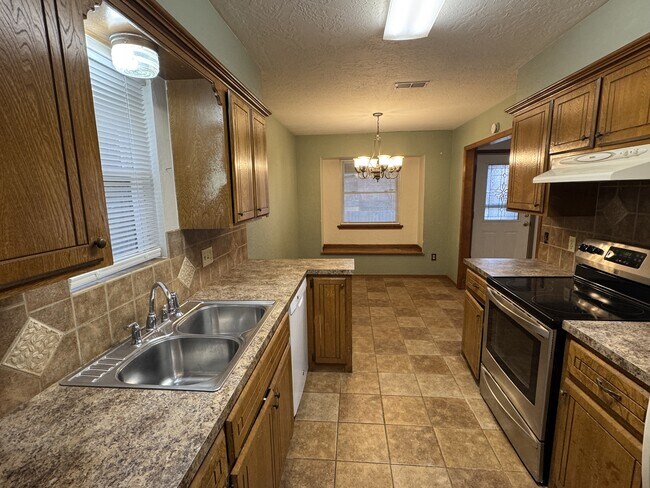 Building Photo - 717 NW 67th St