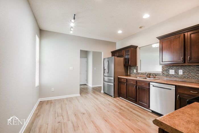 Building Photo - 4258 Amesbury Pl