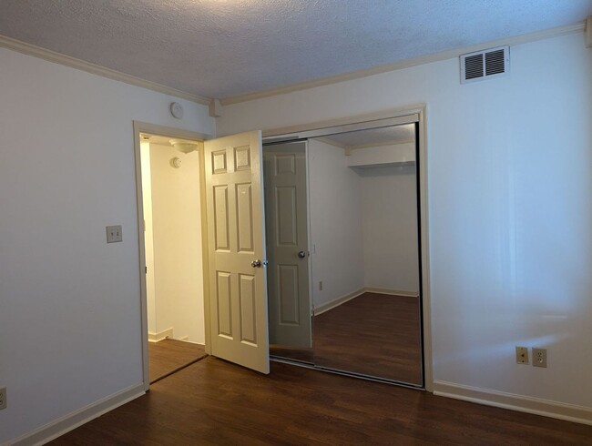 Building Photo - One Bedroom Gated Community