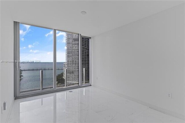 Building Photo - 300 Biscayne Blvd Way