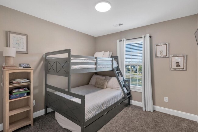 Building Photo - Updated coastal townhome- fully furnished!