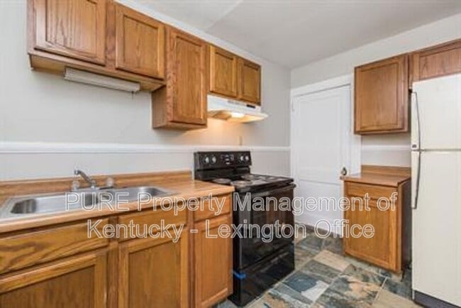 Building Photo - 5 Dogwood Ln